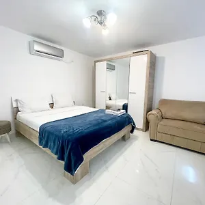 Apartament Old Town Retreat No 8 - - Half Ground Level With Windows - Demisol, Bucureşti